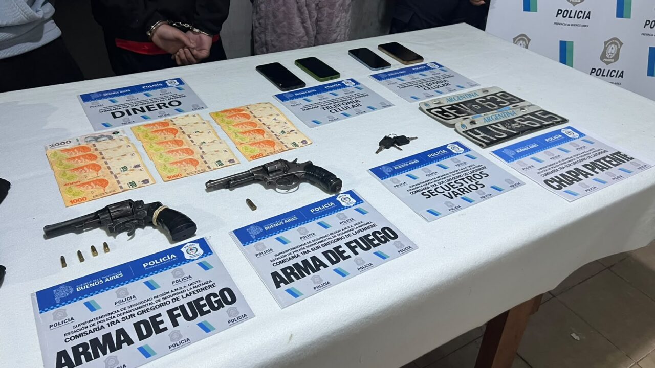 Gregorio Laferrere: Allanamiento y 5 detenidos por robo automotor agravado y portación ilegal de arma